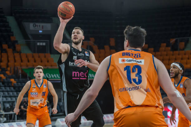 以精准的三 以精准的三