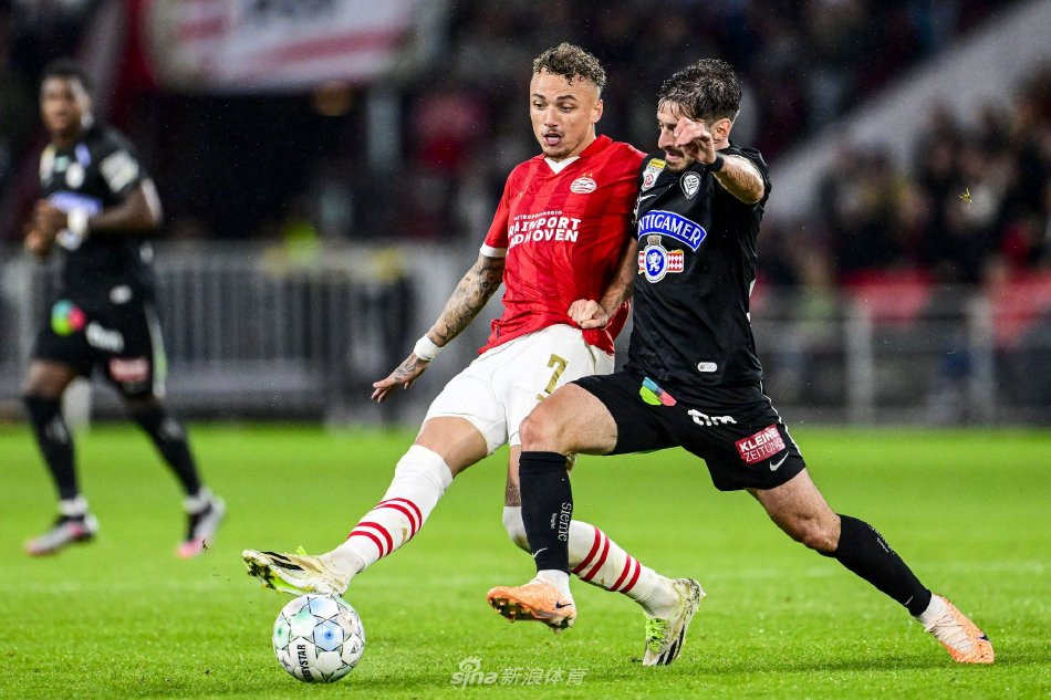 球迷重新审 球迷重新审