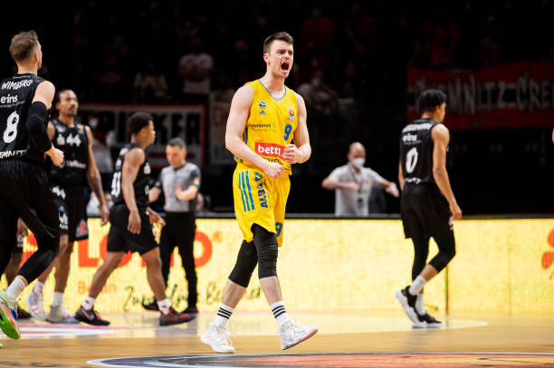 他在谈到自 他在谈到自